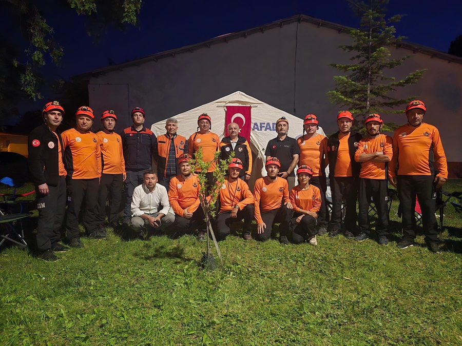 Karayolları 15.Bölge Müdürlüğü Arama ve Kurtarma Ekibine Temel Kampçılık, Navigasyon ve Haberleşme Eğitimleri Verildi.